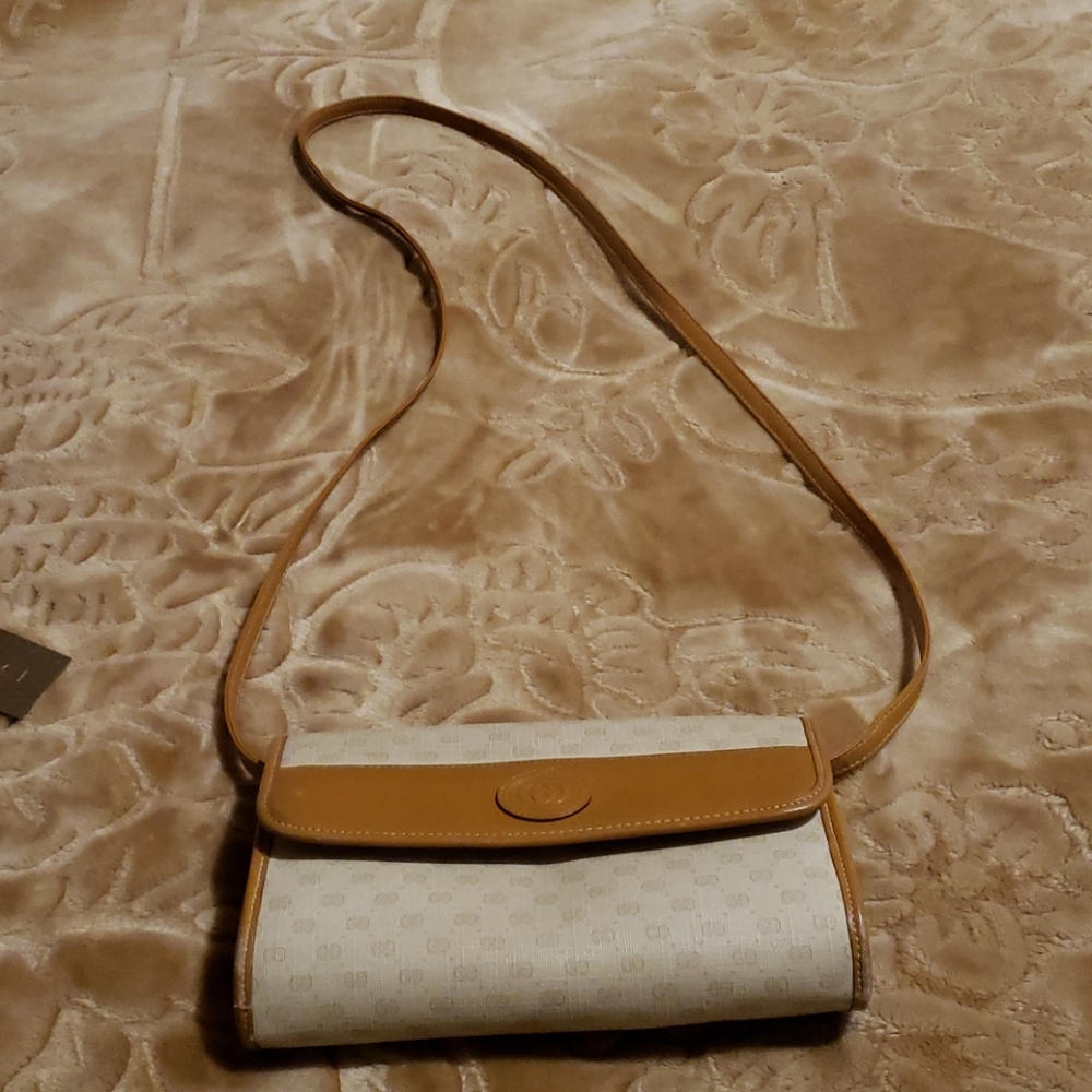 Gucci crossbody purse